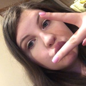 Meet your Posher, Abbey